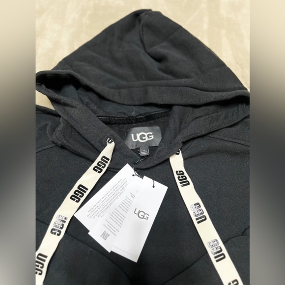UGG Over size Black and White Long Sleeve Hooded Sweatshirt - Picture 4 of 5